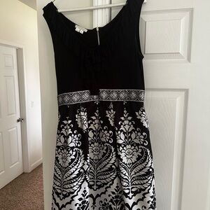 London Times Black and White Knee Length Dress